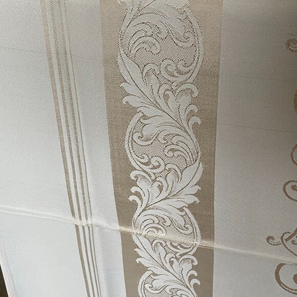 NIB Classic Vintage Irish Tablecloth and Napkin Set Gold - Picture 4 of 12